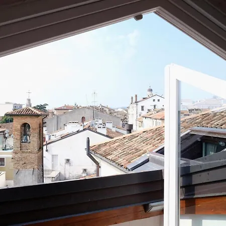 Rooftop Nest * كونيليانو