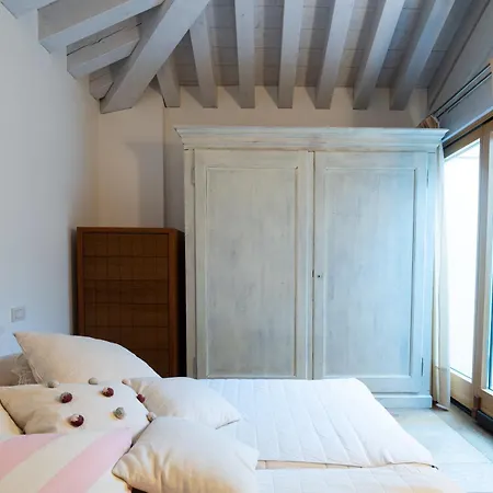 Rooftop Nest شقة كونيليانو
